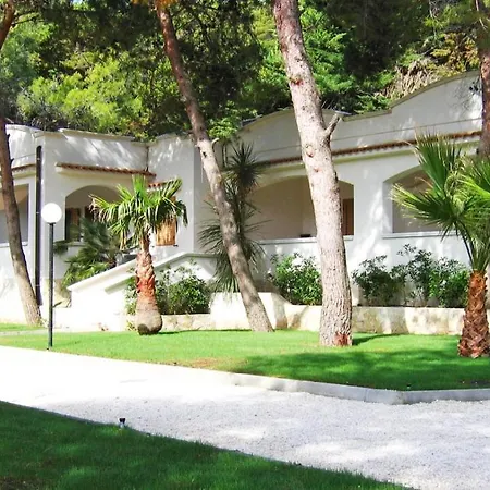 Villaggio Baia Dei Lombardi *